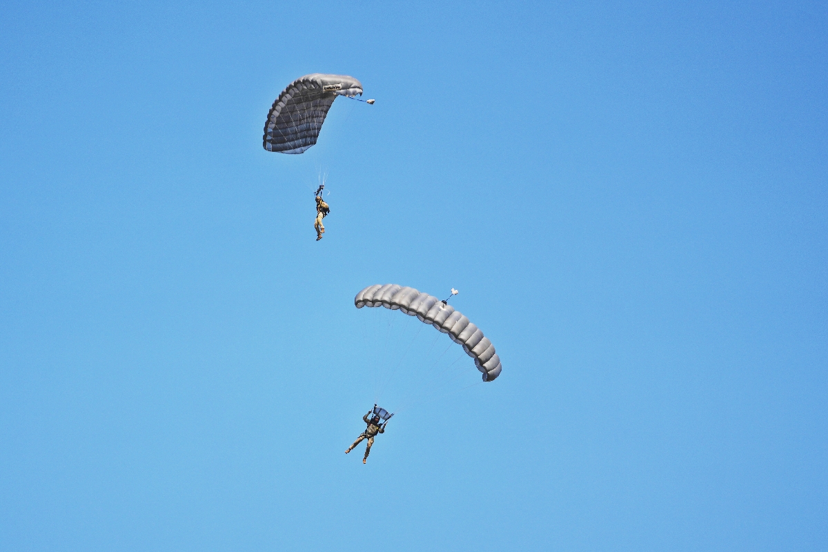 Esercitazione 'Falena II': Il 185° RRAO Potenzia le Capacità delle Forze Speciali - DIFESANEWS.COM - Notizie difesa, sicurezza e geopolitica